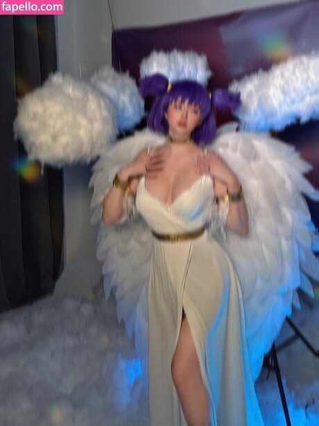 Elena Kyalviyainen 美しいスター 画像