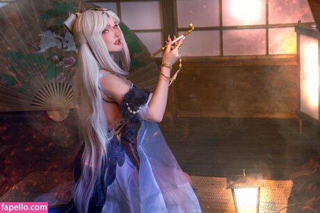 Elena Kyalviyainen ポルノスター ホット 写真