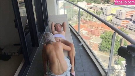 本物のオンリーファンズ HD 写真