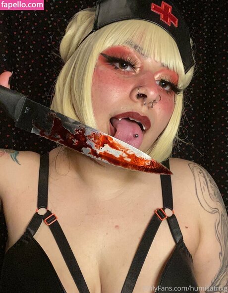 Humiliatrixg セクシーなポルノスター 写真