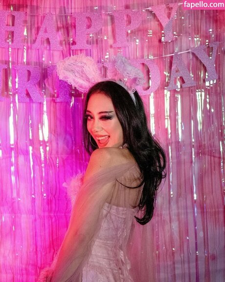 ティーンランジェリーオンリーファンズ 裸 写真