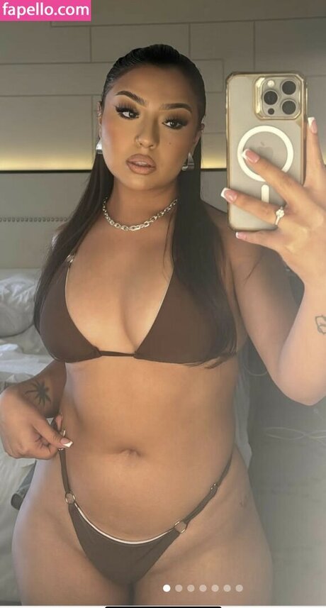 Tania alvrz 高品質のスター 写真