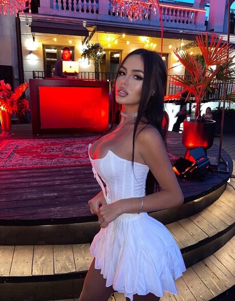 Shybkinaa ポルノスター セクシー 画像