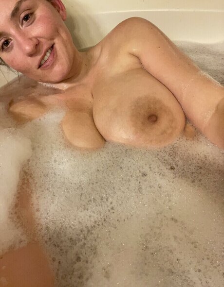 Ali Smiles 美しいスター 写真