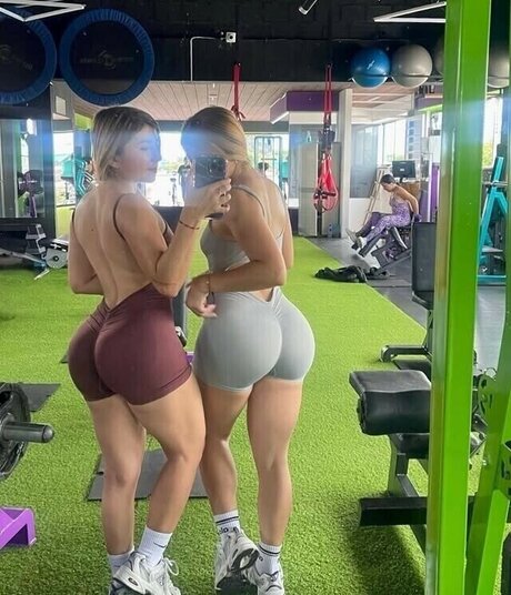 Gemelas Villada 美しいモデル 写真