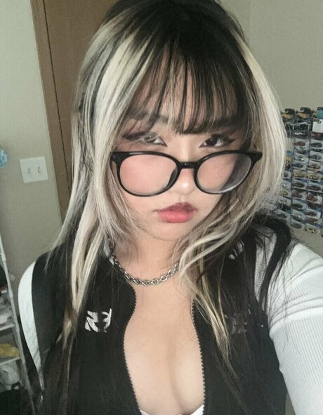 OffbrandTea ポルノスター 写真