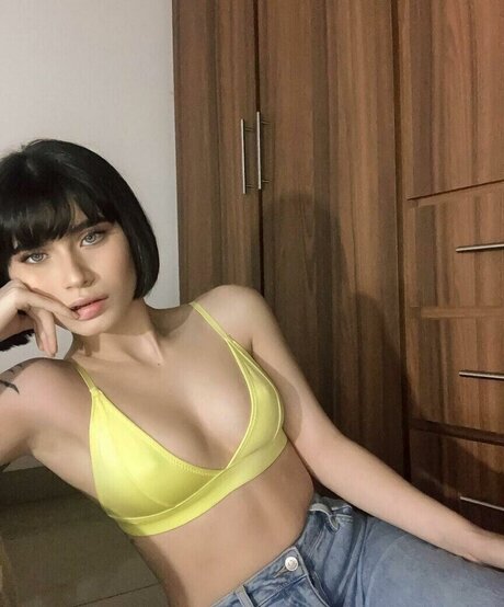 Pamela Cascante ポルノモデル 画像