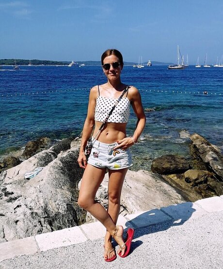 ランジェリーファックオンリーファンズ ホット 写真