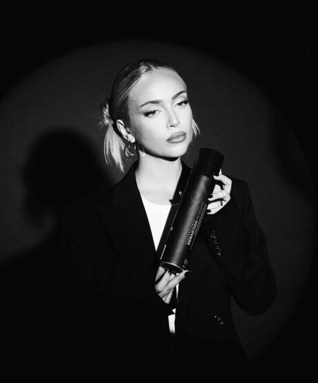 Ana Mena トップポルノスター 画像