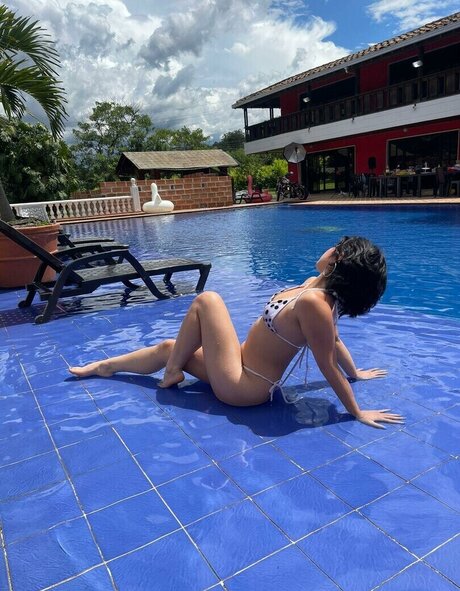 マッサージセラピストオンリーファンズ セクシーヌード 画像