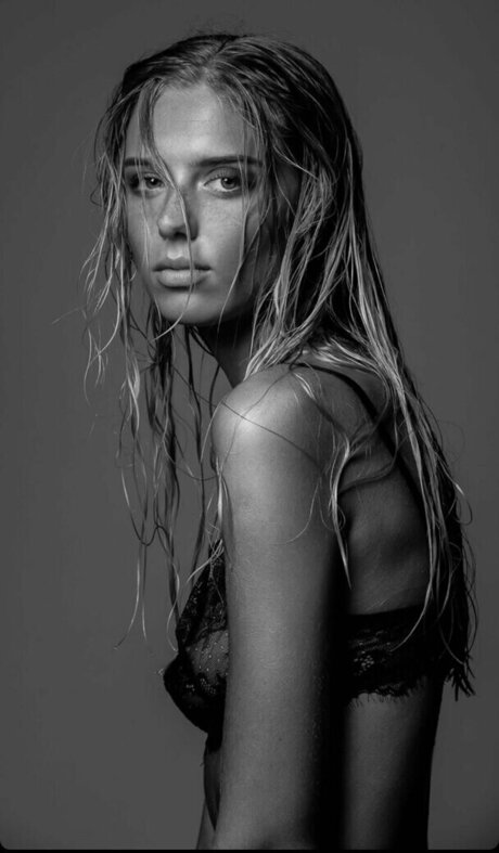 Molly Plahn 素敵なモデル 写真