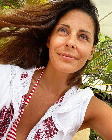 アラブのゲイオンリーファンズ エロ 写真