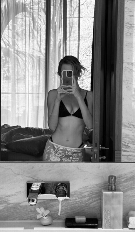 Therica Wilson Read アートモデル 画像