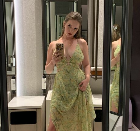 isabellaardley スター ヌード 写真