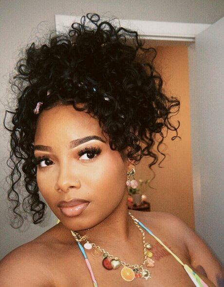 kortynie ヌードのポルノスター 写真