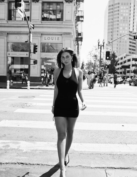 Taylor Morland セックス女優 写真