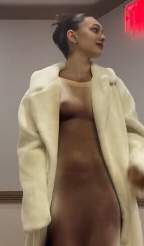 Dylan Troesken セックスポルノスター 写真