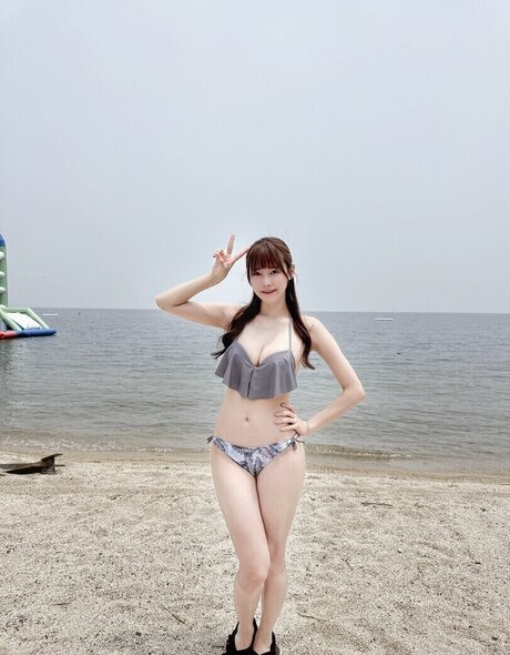 Rea Momosato ポルノスター 独占 写真