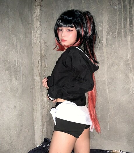 Shayri May Tagyamon 美しい女優 写真