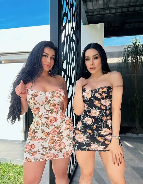 ユニフォームオンリーファン セクシーヌード 写真