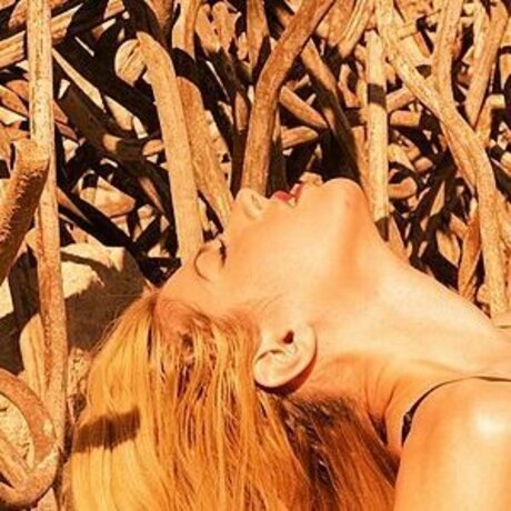 Christina No lle ホットモデル ギャラリー