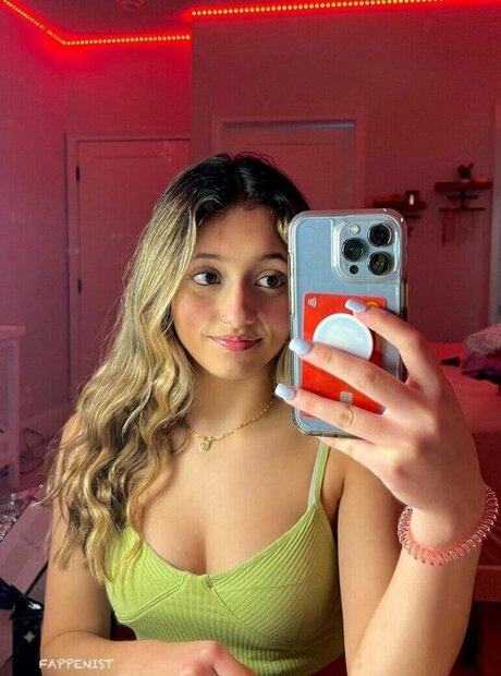 Alexis Ryan スター ヌード 写真