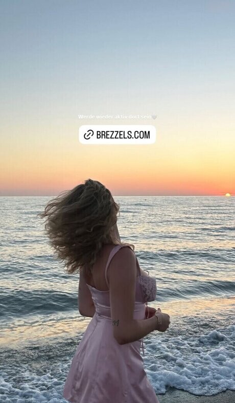 カーリーエボニーオンリーファンズ ポルノ 画像