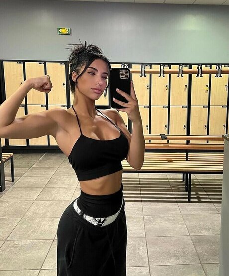 Ziyartist アートモデル 写真