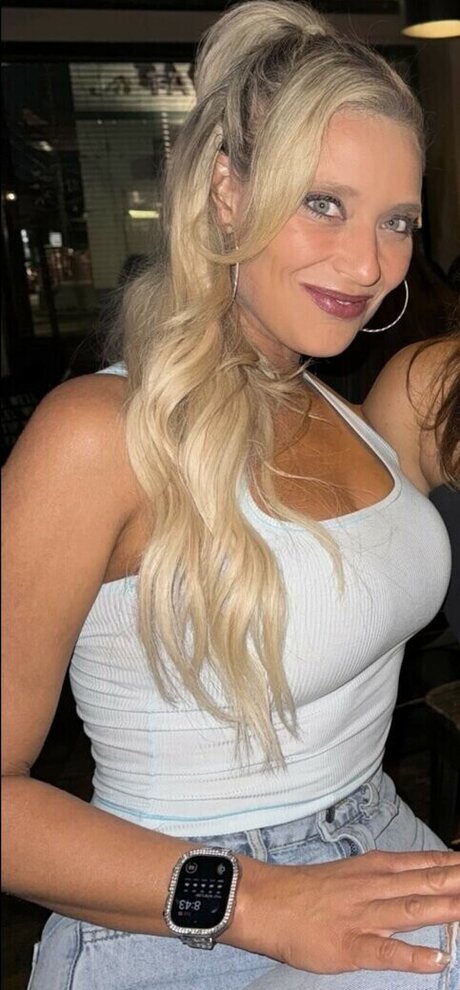 Tricia Whitaker ホットなモデル 写真