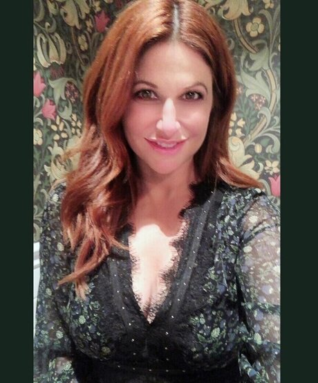 脇の下舐めオンリーファンズ 無料 画像