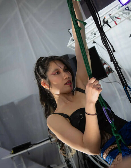 巨乳ストリップオンリーファンズ エロチック 写真