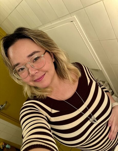 シャワー3P オンリーファンズ 無料セクシー ギャラリー