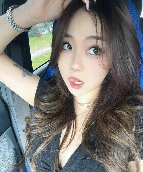 セクシーなブルネットのオンリーファンズ 無料裸 アーカイブ