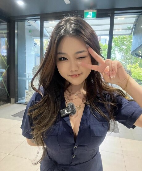 ベビーシッターオンリーファンズ 限定 写真