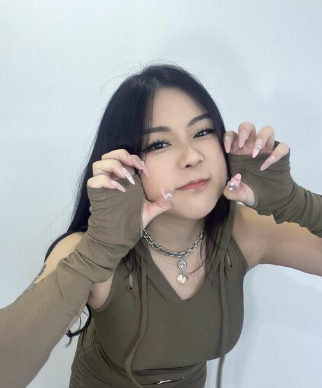 アジアン潮吹き オンリーファンズ ポルノグラフィック 写真