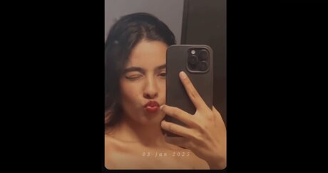 モンスターコックオンリーファンズ 裸 写真