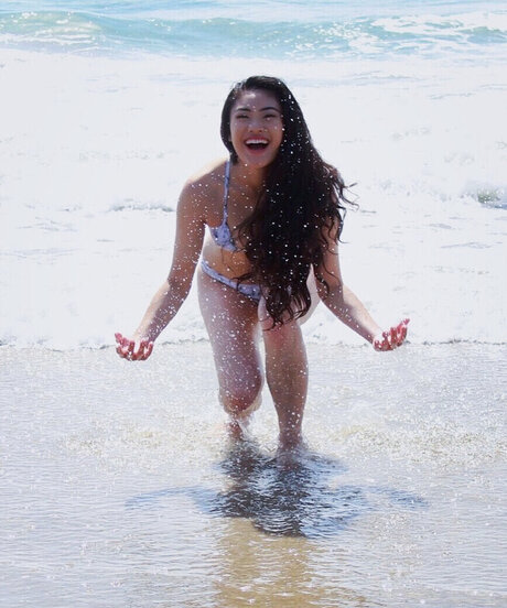 Allison Yellow 美しいスター 写真