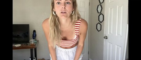 Beez ASMR 完璧なモデル ギャラリー