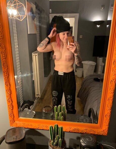 Lucy Spraggan セックスモデル 画像