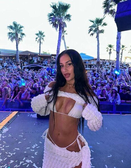 アマチュアペッギングオンリーファンズ 無料裸 写真