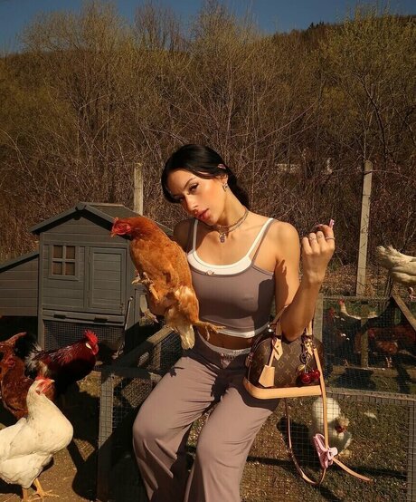 Nina Janova アダルトモデル 画像