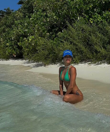 Nina Janova ポルノスター トップ 写真