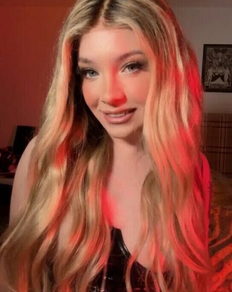 Savannah Sinn エロティック女優 写真