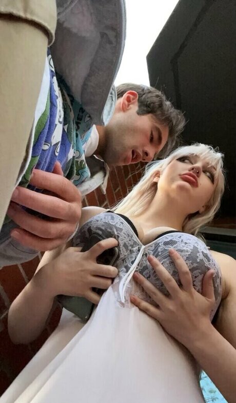 フィットネスガールズオンリーファンズ アート裸 画像