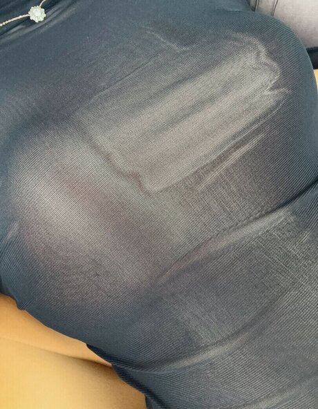 ダウンオンリーファン ポルノ 写真