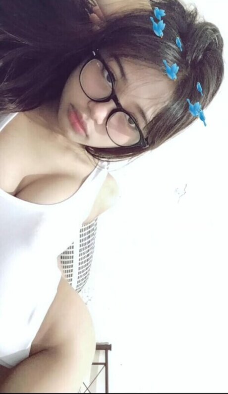Riska Saputri 美しいポルノスター 写真