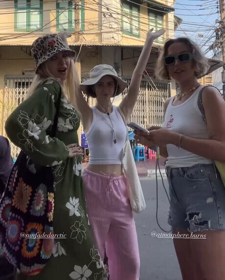 bberniaa 高品質のポルノスター 写真