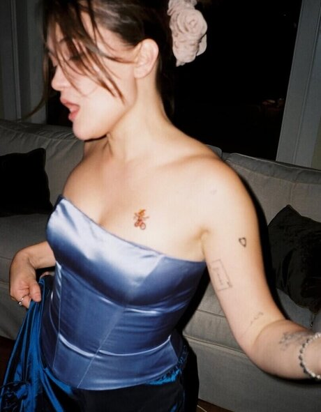 Isa Briones ポルノスター パーフェクト 写真