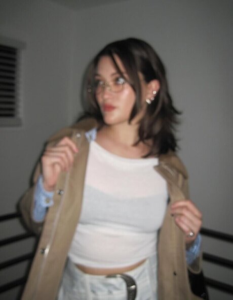 Isa Briones ヌードモデル 画像