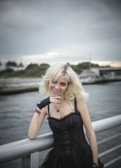 Sophie Powers 独占スター 写真